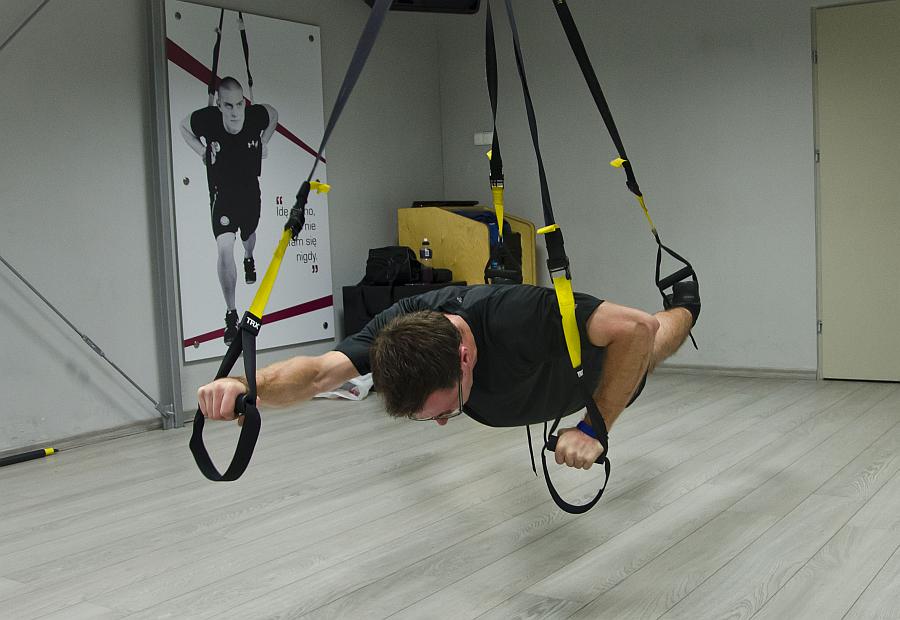 Trendy w nowoczesnym treningu: TRX